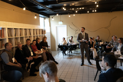 Ein Panorama einer Diskussionsrunde