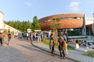 Ein belebter Campus